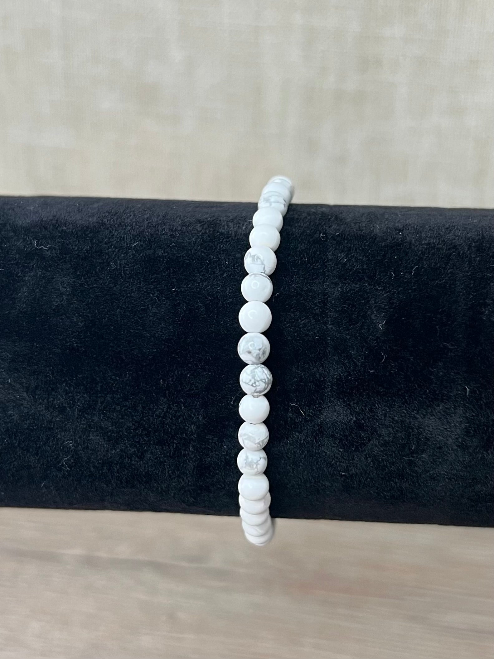 BRACELET HOWLITE BLANCHE